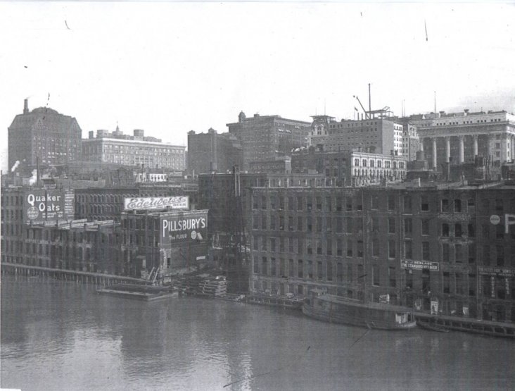 Chicago skyline looking from north side of River 1907